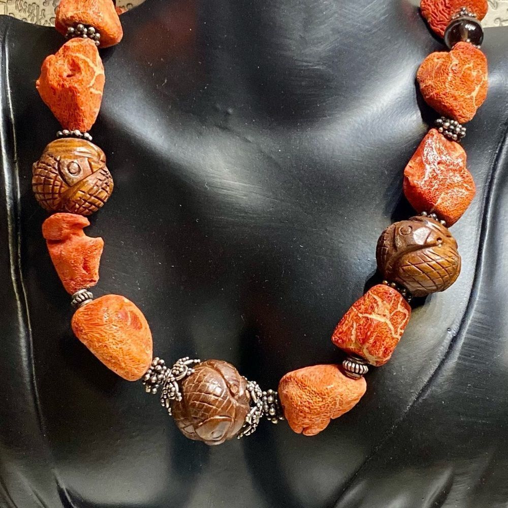 𝅺VINTAGE natural sponge coral necklace